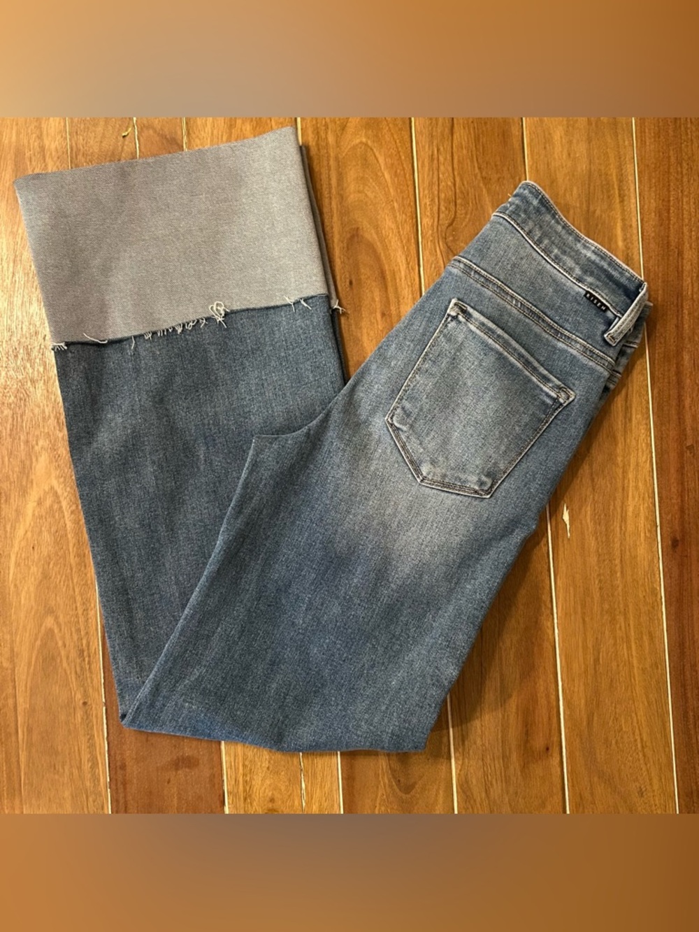 Risen‎ Jeans Light Wash Denim Waistband - Size 3/26 - Picture 3 of 8